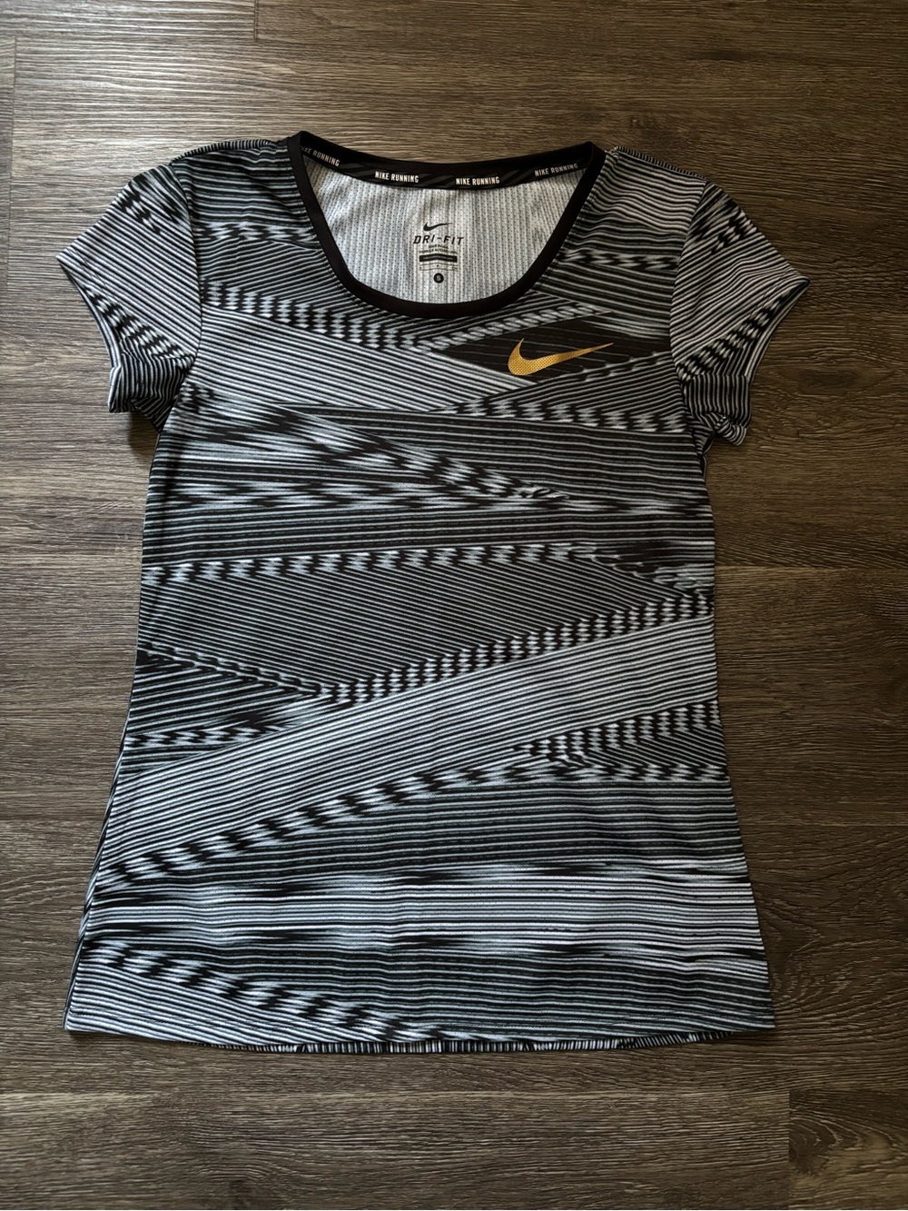 Nike Black & White Patterned Dri-FIT Short Sleeve Tee with Gold Swoosh